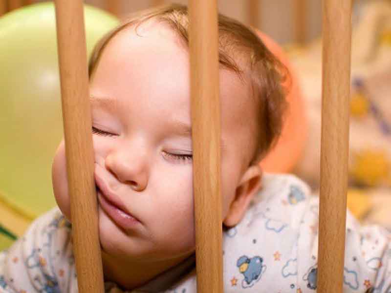 علت و درمان بی خوابی نوزاد