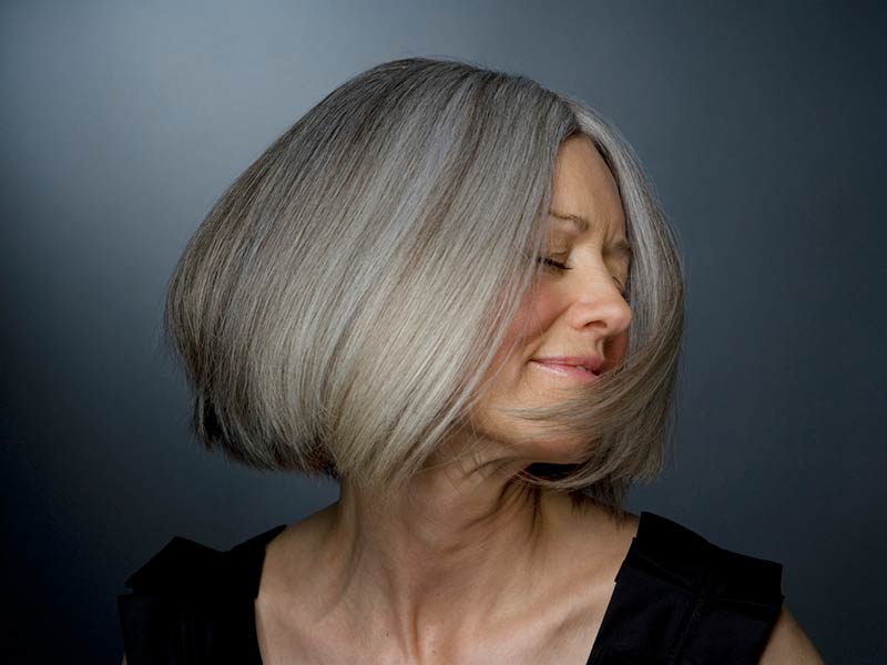 بررسی راه های درمان ریزش مو در یائسگی