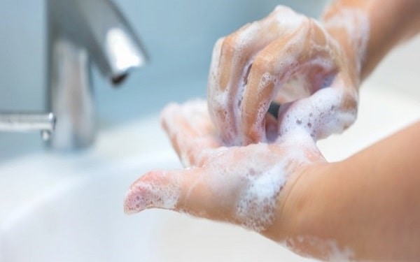 دست های خود را بشویید