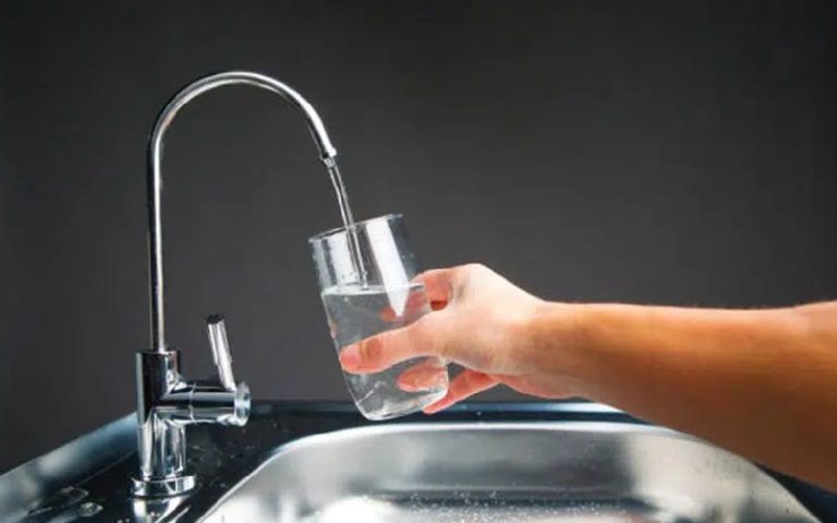 فواید خرید دستگاه تصفیه آب خانگی برای سلامتی