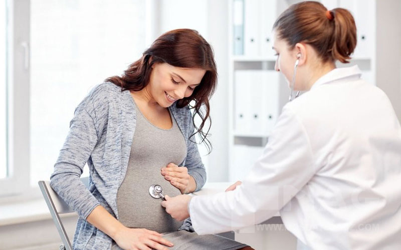 مراجعه به پزشک در بارداری