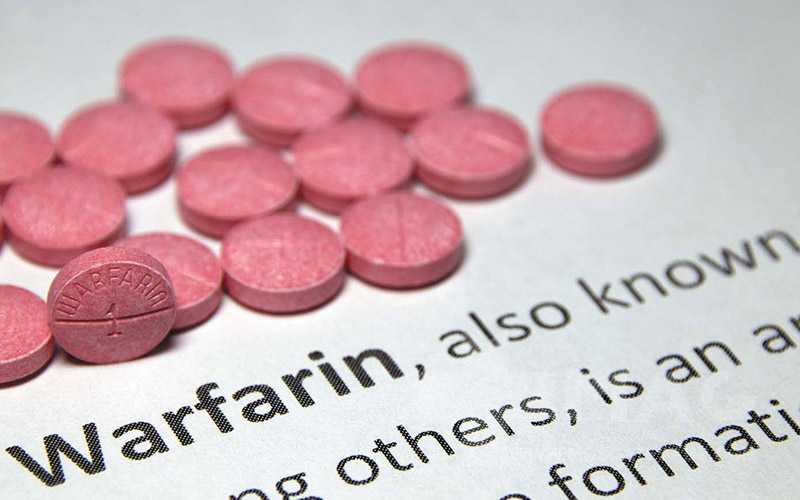 قرص وارفارین یک داروی نسخهای است و مصرف آن باید تحت نظر پزشک باشد.