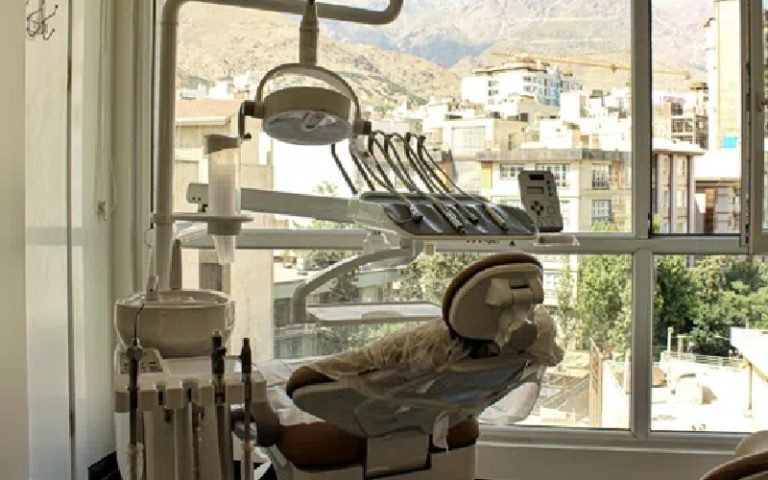 بهترین دکتر ایمپلنت در شمال تهران طبق نظرات مشتریان کیست؟
