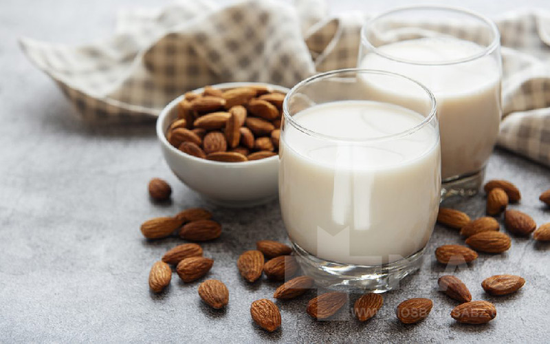 خواص شیر بادام