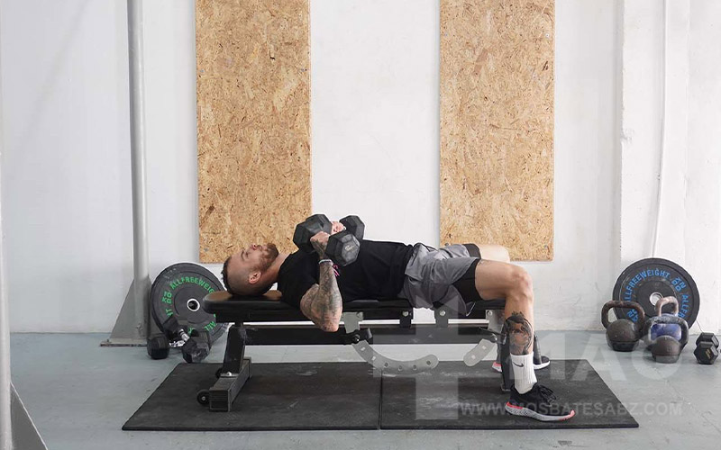 پرس سینه دمبل