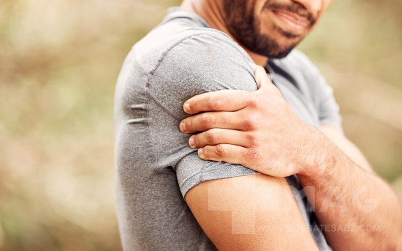 اشتباهات رایج در اجرای سرشانه دمبل پرسی