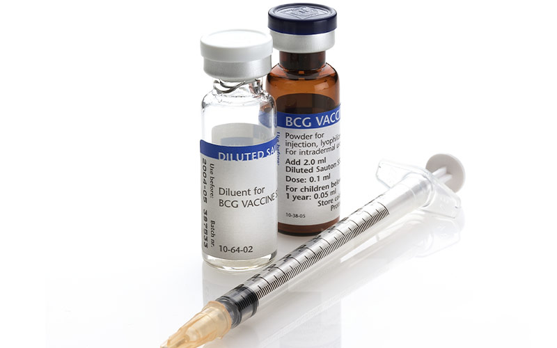 عوارض واکسن ب ث ژ بسیار محدود است و در بیشتر افراد عوارضی ندارد.