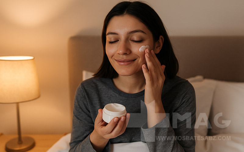 یکی از زمان های مناسب برای استفاده از کرم مرطوب کننده قبل از خواب است