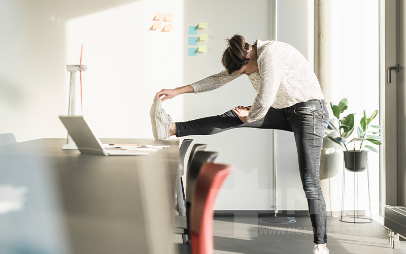 آموزش ورزش در محل کار به همراه تصویر