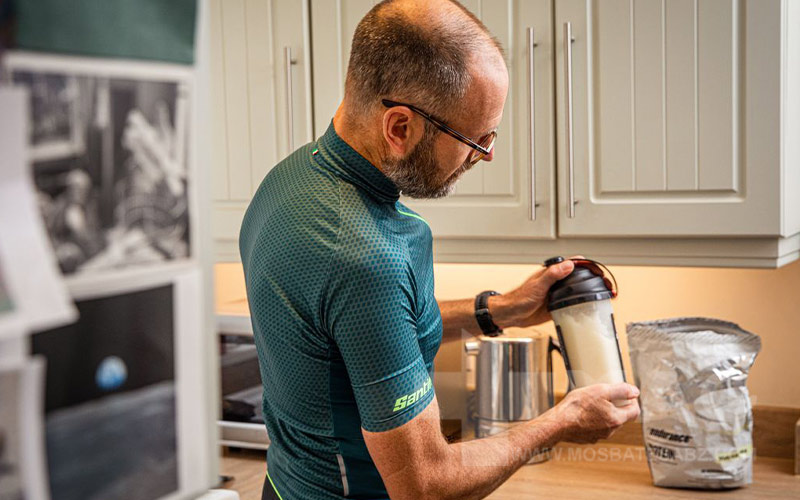 نحوه استفاده و شیک کردن پروتئین وی بهترین مکمل بدنسازی برای مبتدیان