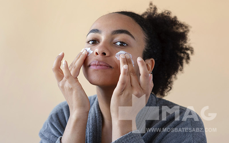 زدن کرم آبرسان با نوک انگشتان