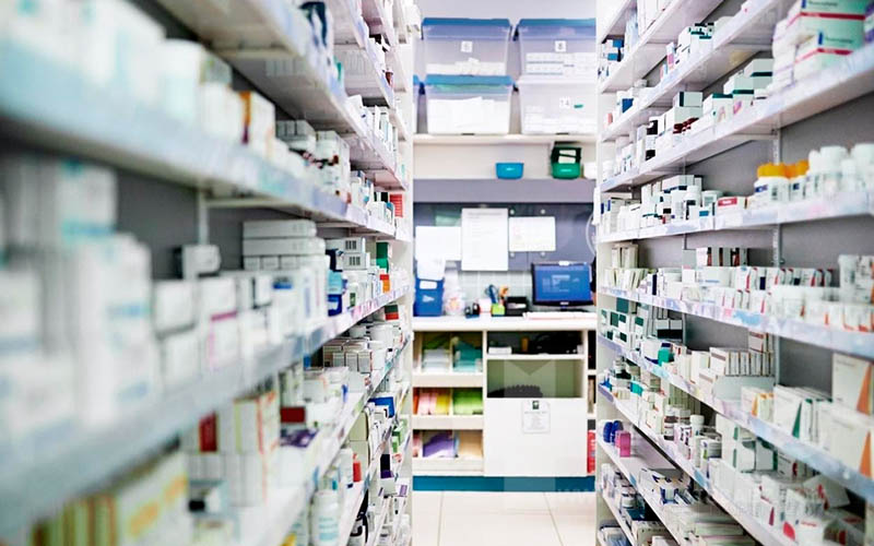 قفسه داروخانه