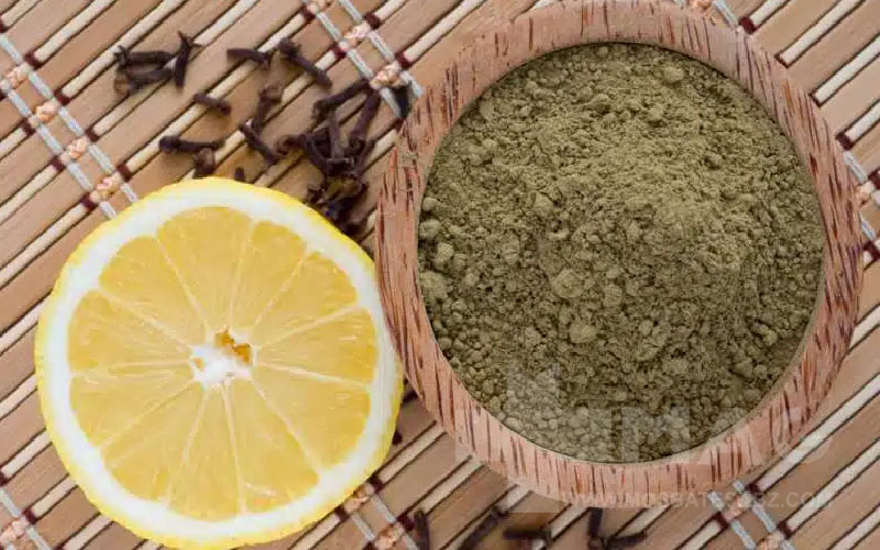 ماسک حنا با آب لیمو برای مو