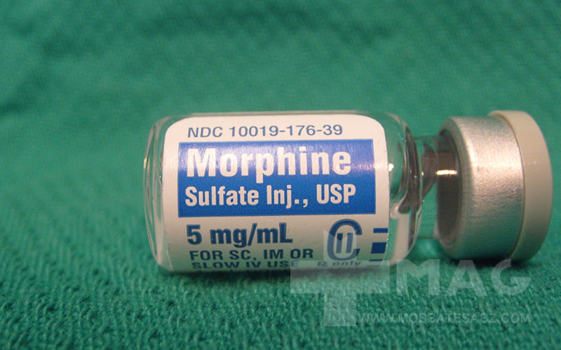 تزریق بیش از اندازه آمپول مورفین، با عوارض جانبی همراه است.