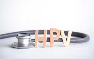 بررسی راه‌های انتقال زگیل تناسلی در 2 روش جنسی و غیر جنسی